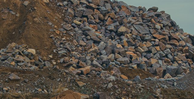Pedra para construção e muros